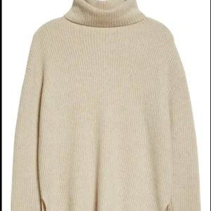 Northern Reflections Beige/Cream Pull Over Sweater Size Medium. Great Condition